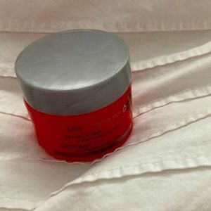 Red is a lip scrub grey is a lip mask and you have a roller